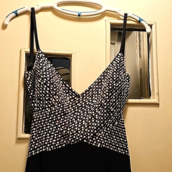 Formal black sequin gown, split in back, open back, Moda International, size 6 - Picture 5 of 7